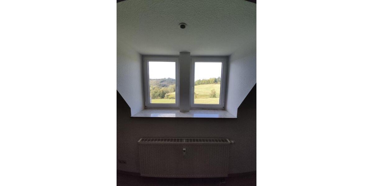 Dachgeschoßwohnung Grünhainichen - 3 Zimmer, 55 m&sup2;, 240&euro; | Angebot:12497011