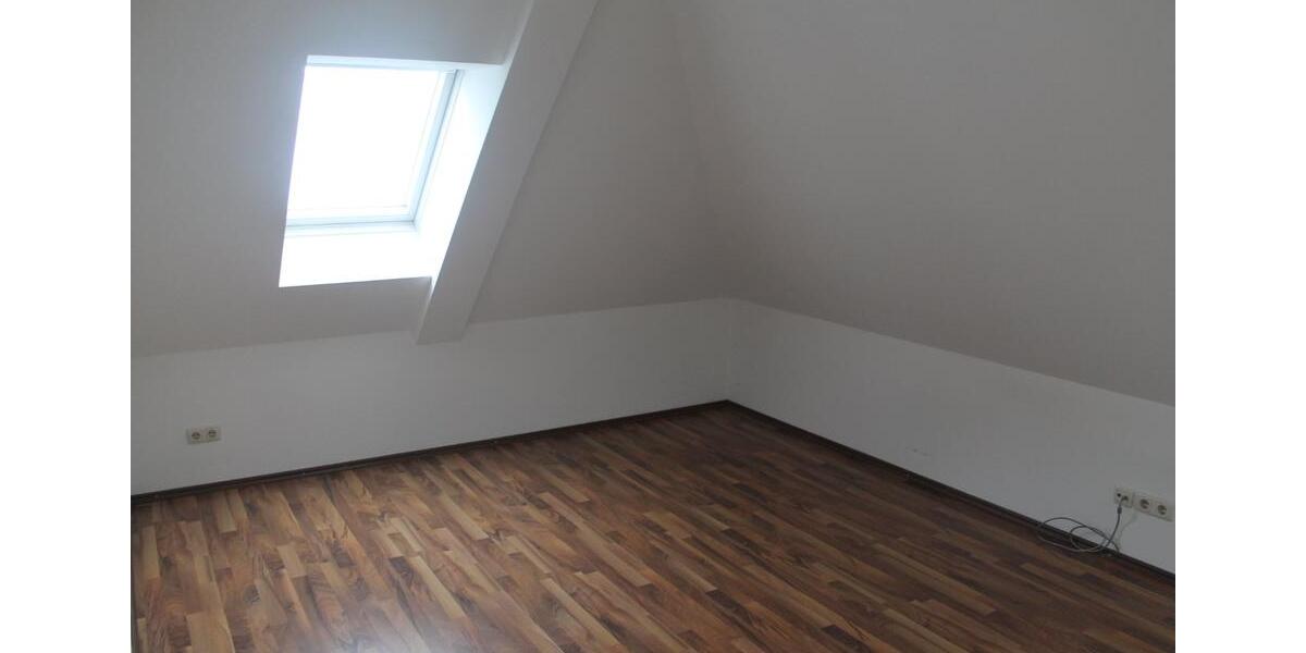 Dachgeschoßwohnung München Trudering-Riem - 3 Zimmer, 77 m&sup2;, 1.650&euro; | Angebot:24505587