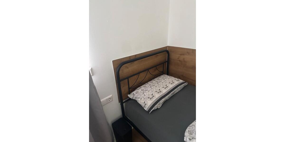 Wohnen auf Zeit Plochingen - 4 Zimmer, 15 m&sup2;, 670&euro; | Angebot:26342231