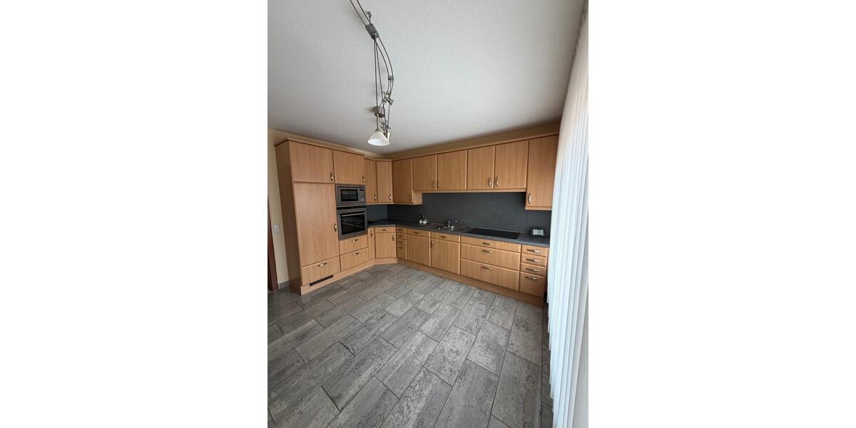 Erdgeschoßwohnung Heinsberg - 7.5 Zimmer, 135 m&sup2;, 800&euro; | Angebot:26223870