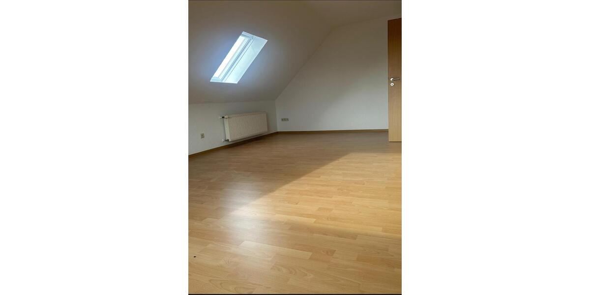 Dachgeschoßwohnung Herzlake - 4 Zimmer, 100 m&sup2;, 820&euro; | Angebot:26355812