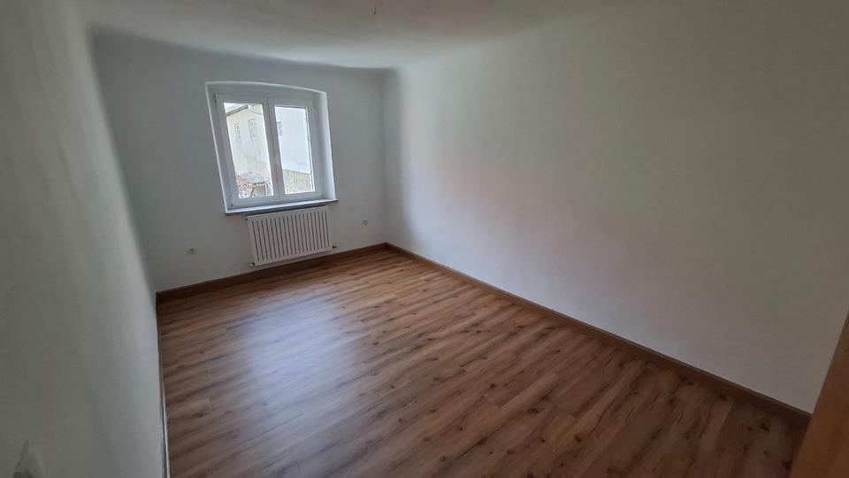 Erdgeschoßwohnung Gerolzhofen - 3 Zimmer, 75 m&sup2;, 432&euro; | Angebot:26425727