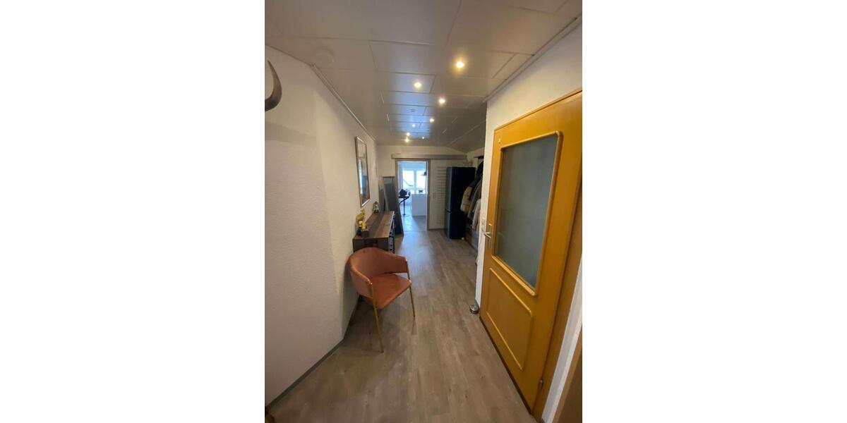 Etagenwohnung Bretten - 3 Zimmer, 85 m&sup2;, 900&euro; | Angebot:26674896