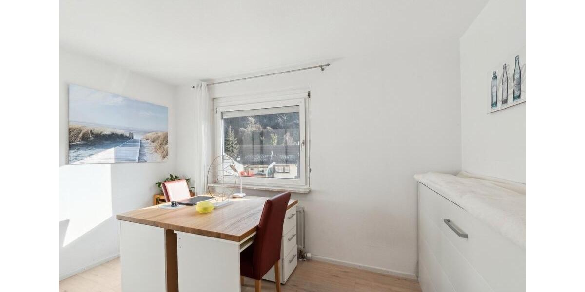Etagenwohnung Lörrach - 4 Zimmer, 91 m&sup2;, 1.400&euro; | Angebot:26551927
