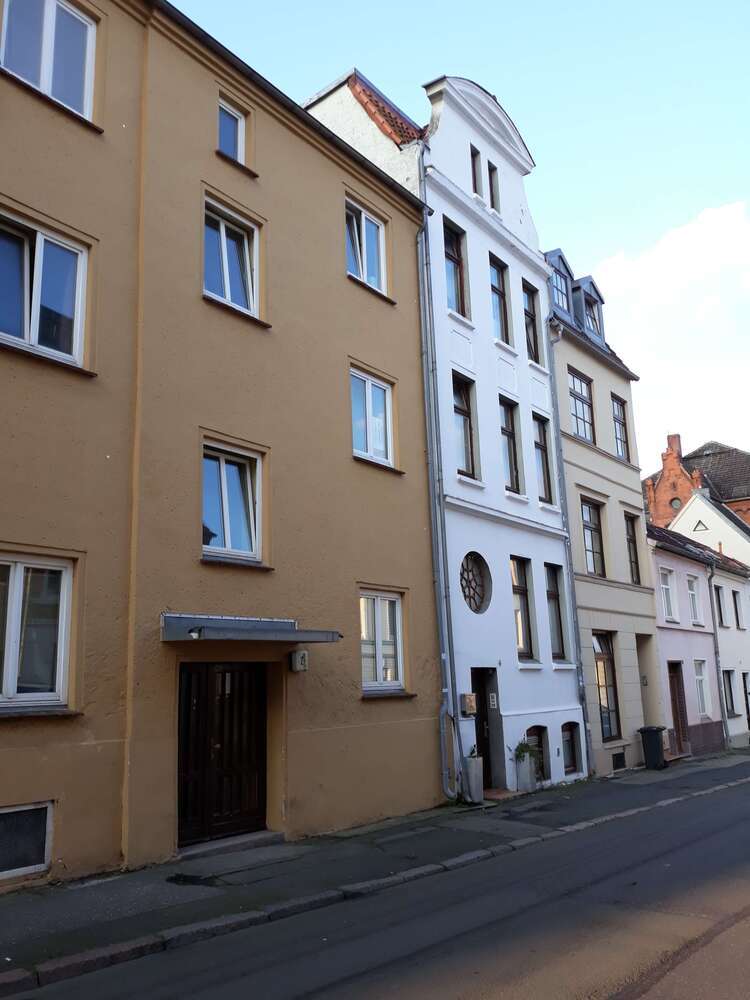 Wohnung zum Mieten in Wismar 300 € 32.5 m²