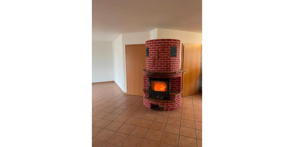 Etagenwohnung Rehling - 4 Zimmer, 145 m&sup2;, 2.250&euro; | Angebot:25497536