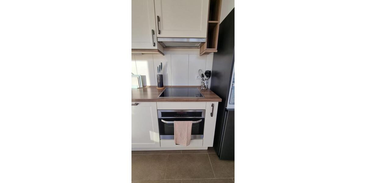 Zentrale und ruhige 2-Zi.-Wohnung, ab 1 Monat, voll möbliert 2 zimmer