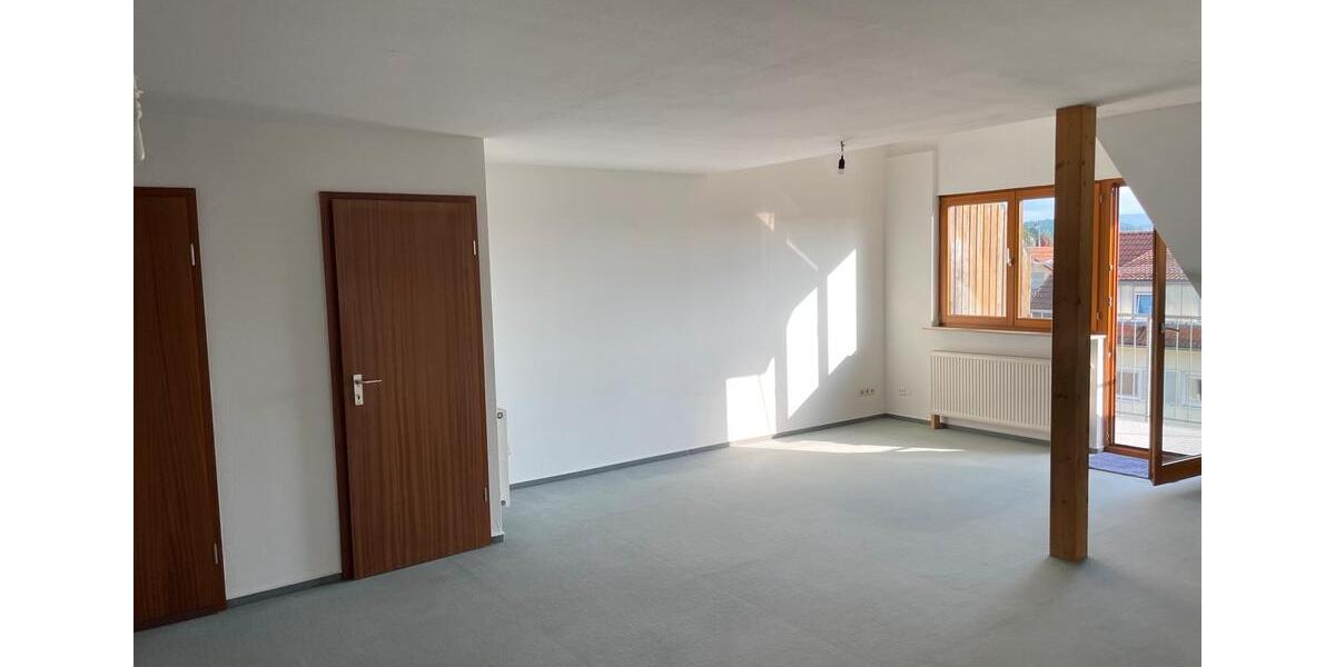 Dachgeschoßwohnung Bodelshausen - 3 Zimmer, 77 m&sup2;, 950&euro; | Angebot:24562355
