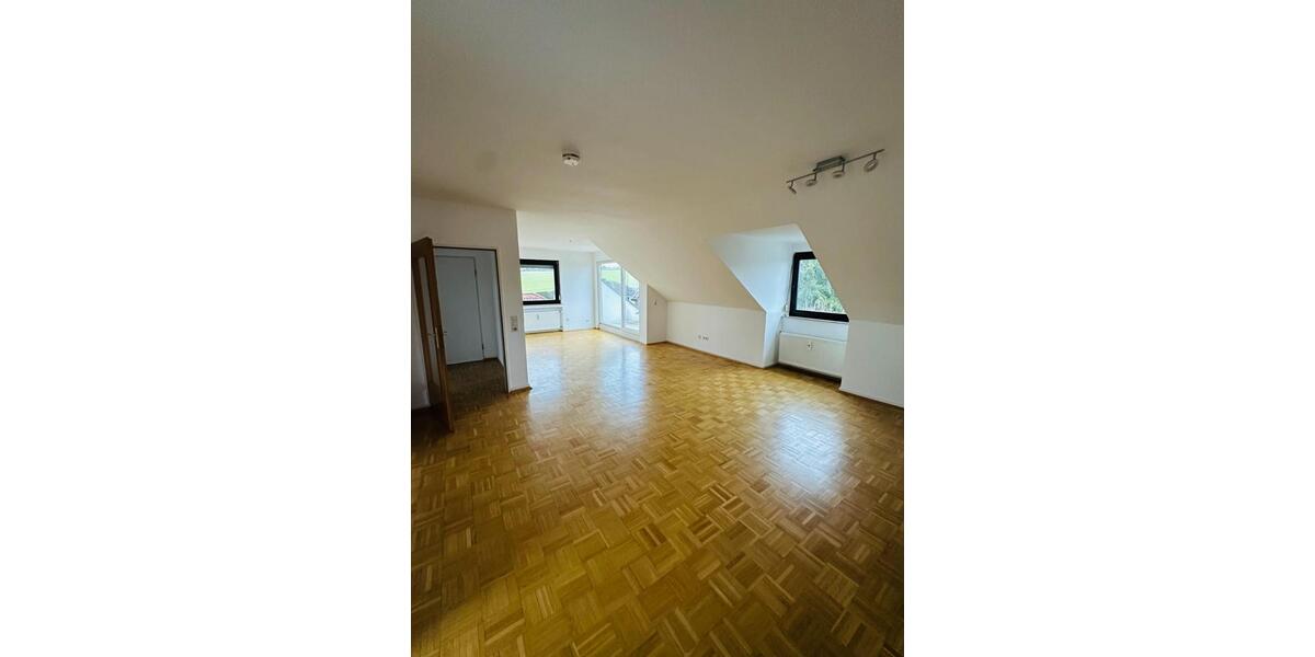 Dachgeschoßwohnung Fuldatal - 3 Zimmer, 87 m&sup2;, 825&euro; | Angebot:25257116