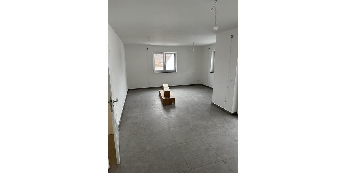Etagenwohnung Eichendorf - 3 Zimmer, 100 m&sup2;, 1.000&euro; | Angebot:23849317