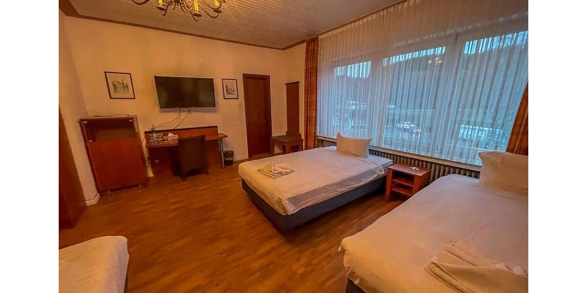 Wohnen auf Zeit Plettenberg - 20 Zimmer, 320 m&sup2;, 300&euro; | Angebot:14454656