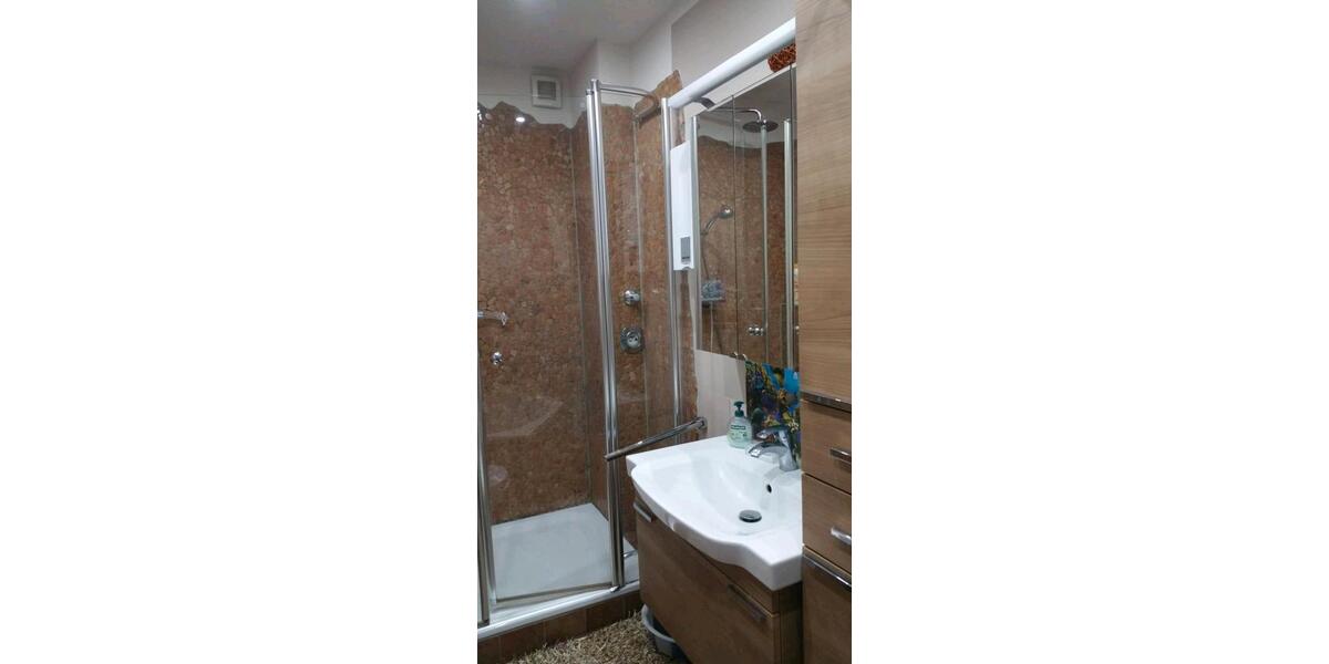 Erdgeschoßwohnung Duisburg Ruhrort - 3 Zimmer, 82 m&sup2;, 1.350&euro; | Angebot:26693906