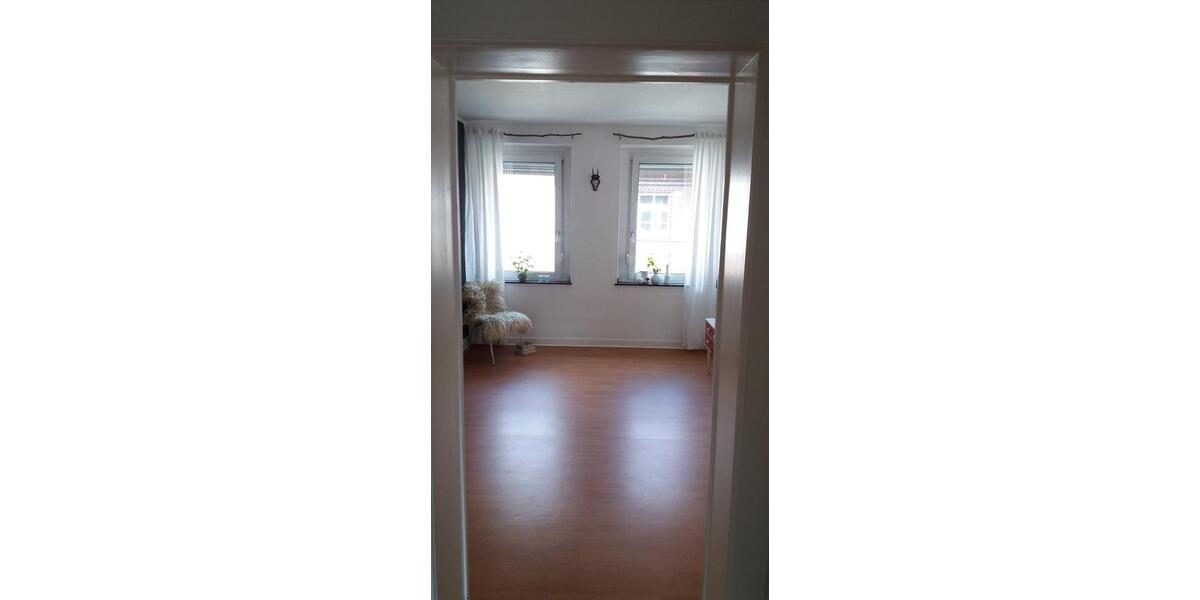 2 zusammenhängende, helle, schöne Zimmer (35qm) in 110qm 2er WG 2 zimmer