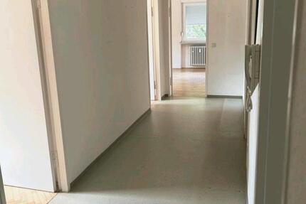 Großzügige 4ZKB mit Balkon und Stellplatz auf dem Weierhof. 4 zimmer