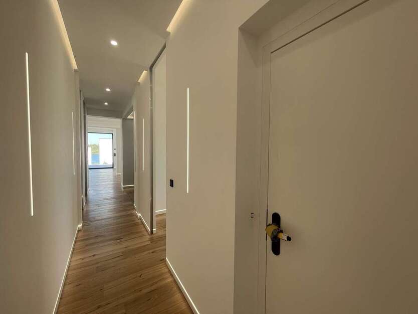 Luxus pur- Hochwertige Wohnung mit Pool, Aufzug und Einbauküche direkt am Zwenkauer See!