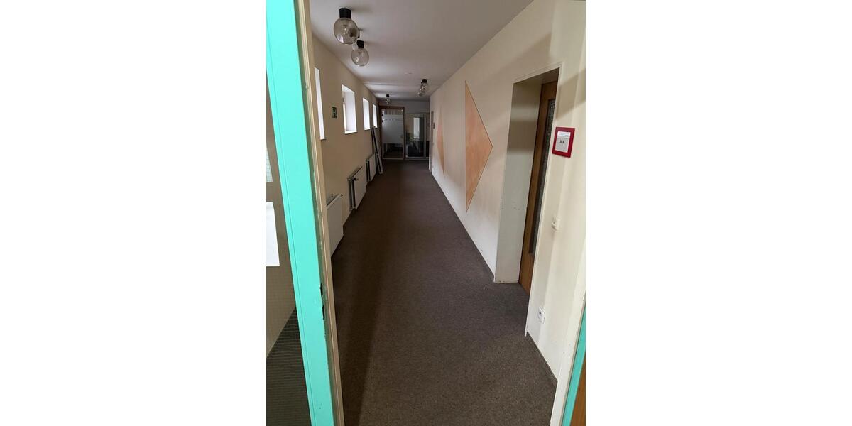 Wohnen auf Zeit Blomberg - 10 Zimmer, 20 m&sup2;, 15&euro; | Angebot:24398307