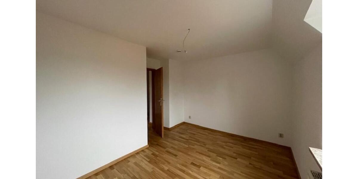 Etagenwohnung Wesenberg - 3 Zimmer, 75 m&sup2;, 450&euro; | Angebot:25723467