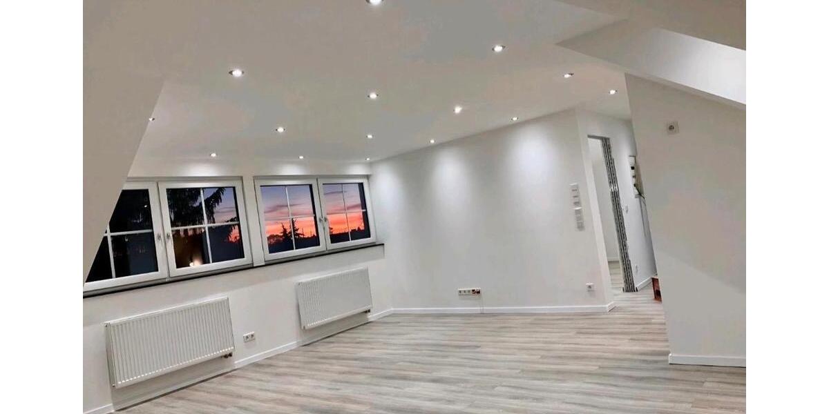 Moderne Lichtdurchflutete 2 Zimmer Dachgeschosswohnung !!! 2 zimmer