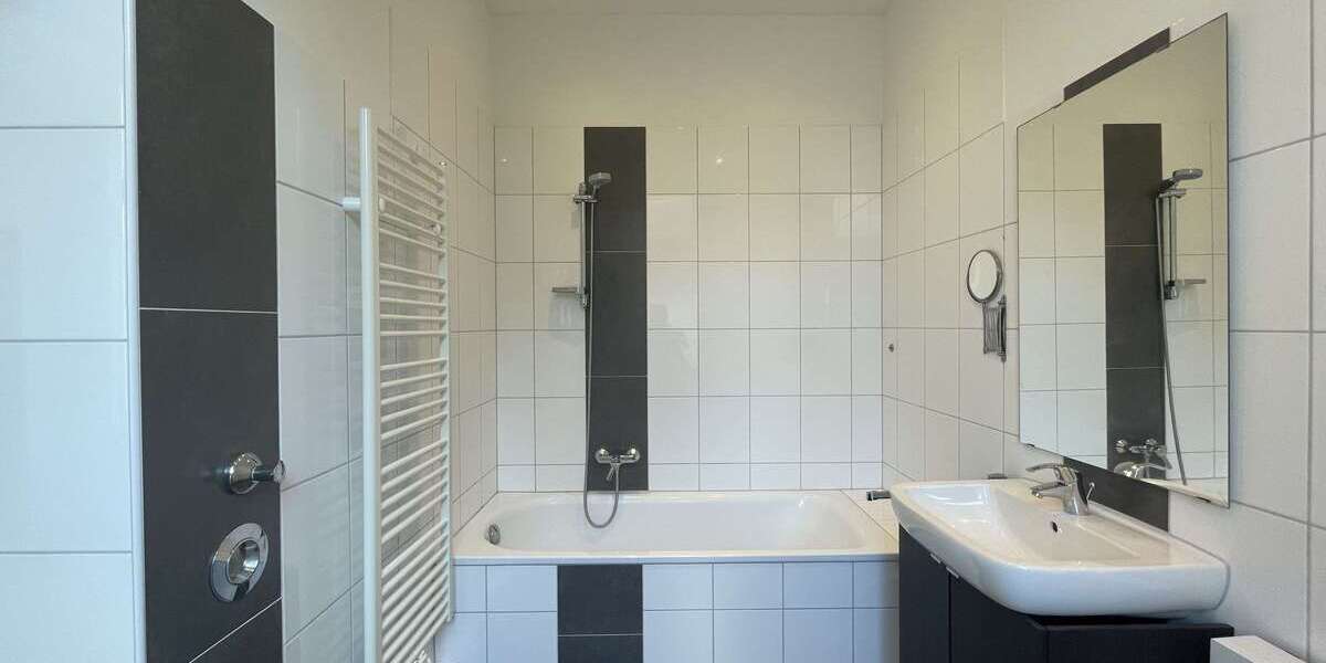 Etagenwohnung Düsseldorf Friedrichstadt - 3 Zimmer, 85 m&sup2;, 1.380&euro; | Angebot:27197780