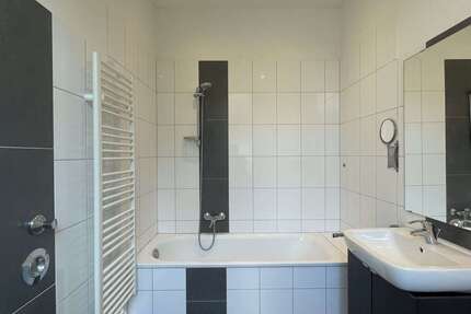 Wohnung Düsseldorf Friedrichstadt - 3 Zimmer, 85 m&sup2;, 1.380&euro; | Angebot:27197780