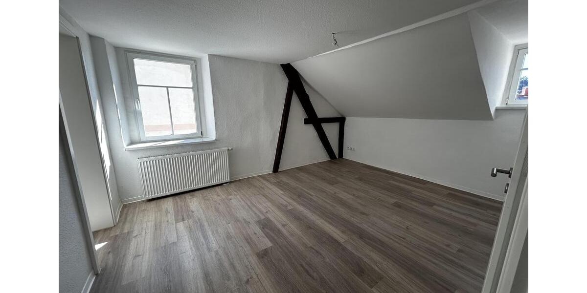 Dachgeschoßwohnung Döbeln - 2 Zimmer, 46 m&sup2;, 270&euro; | Angebot:25217581