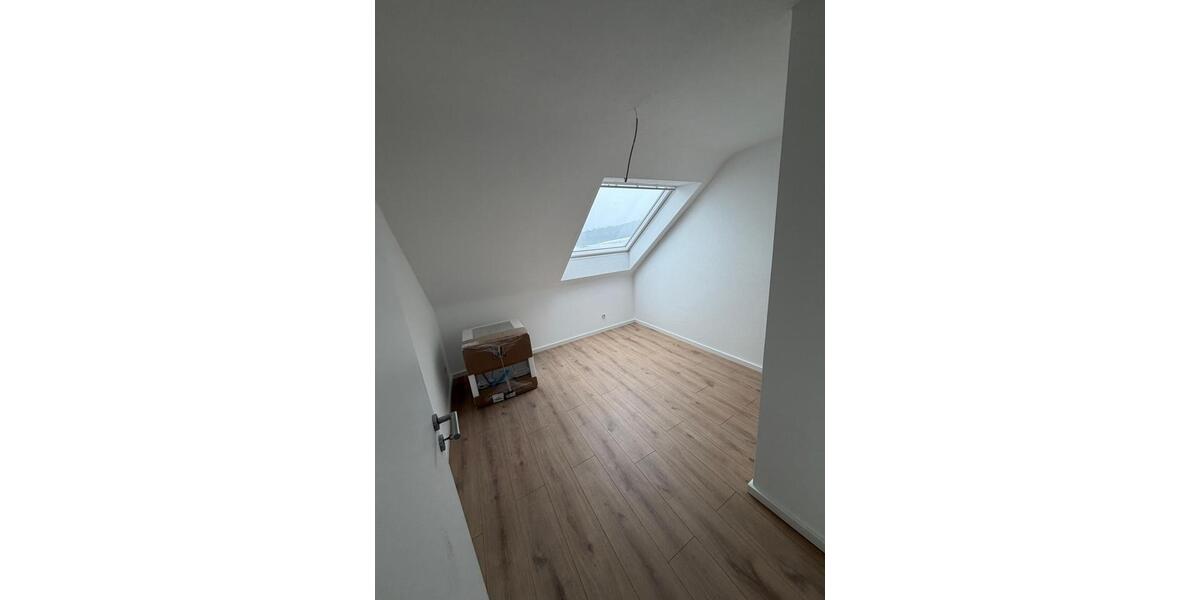 Wohnen auf Zeit Uttenreuth - 4 Zimmer, 14 m&sup2;, 450&euro; | Angebot:24821751