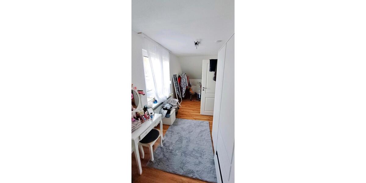 Dachgeschoßwohnung Gückingen - 3 Zimmer, 60 m&sup2;, 700&euro; | Angebot:26094440