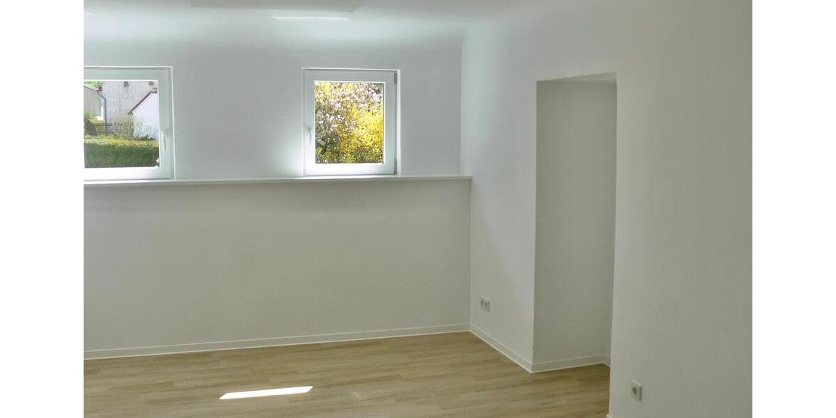 Etagenwohnung Sankt Wendel - 2 Zimmer, 84 m&sup2;, 650&euro; | Angebot:26021102