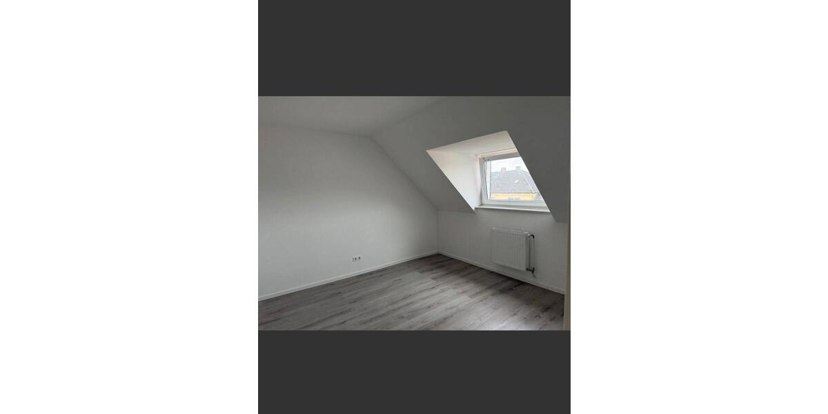 Dachgeschoßwohnung Gelsenkirchen Gelsenkirchen-Mitte - 2 Zimmer, 47 m&sup2;, 430&euro; | Angebot:26588843