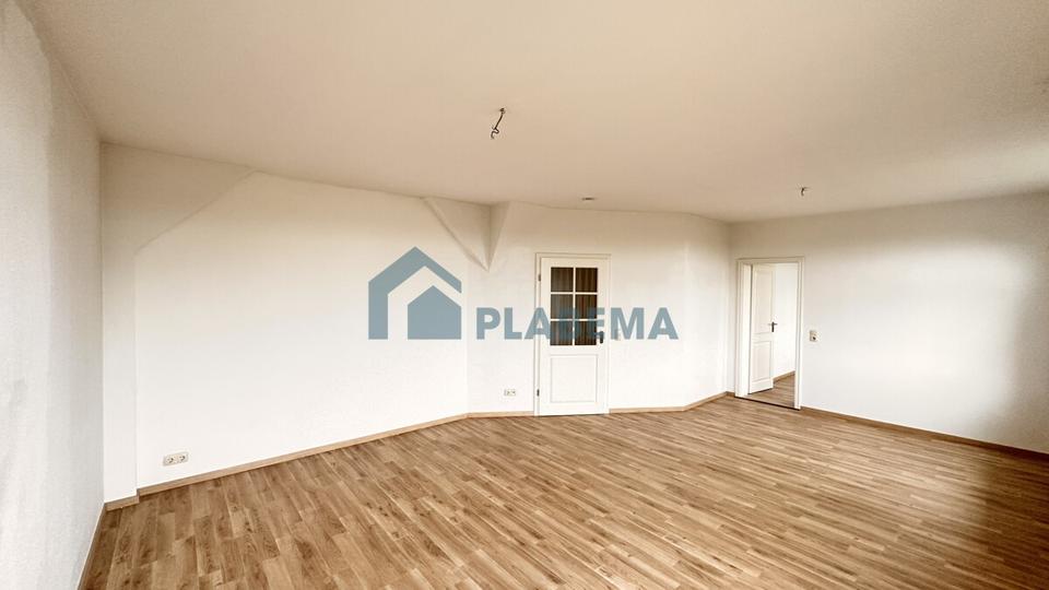 2- Zimmer- Wohnung mit Einbauküche und Balkon zu vermieten, PKW- Stellplatz optional 2 zimmer