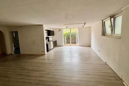 Souterrain Wohnung mit Gartenzugang zimmer