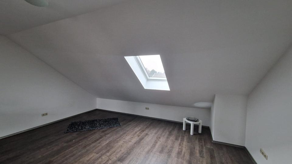 Dachgeschoßwohnung Aldenhoven - 1 Zimmer, 25 m&sup2;, 350&euro; | Angebot:24658455