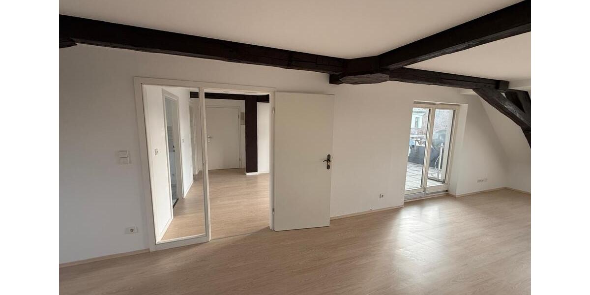 Dachgeschoßwohnung Auerbach/Vogtland Vogtland - 2 Zimmer, 77 m&sup2;, 460&euro; | Angebot:24337412