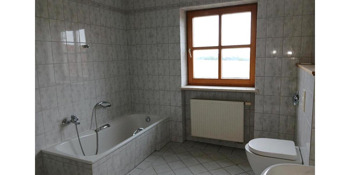 Einfamilienhaus Reisbach Englmannsberg - 7 Zimmer, 200 m&sup2;, 1.550&euro; | Angebot:25675541