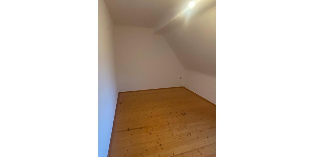 Dachgeschoßwohnung Eschwege - 2 Zimmer, 430&euro; | Angebot:22889753