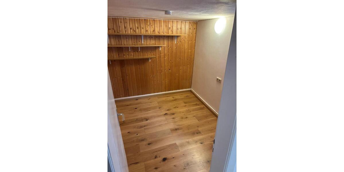 Etagenwohnung Bad Königshofen im Grabfeld - 6 Zimmer, 85 m&sup2;, 620&euro; | Angebot:26649878