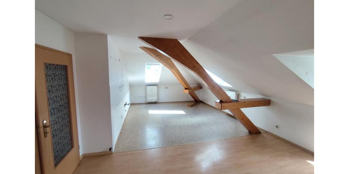 Dachgeschoßwohnung Neustadt an der Orla - 3 Zimmer, 69 m&sup2;, 470&euro; | Angebot:26530787