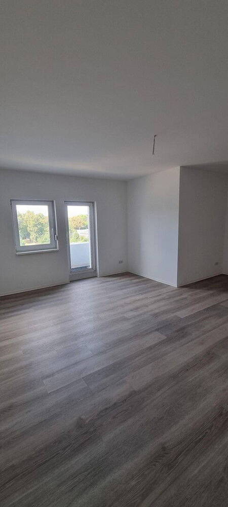 Schöne, helle 4-Zimmer-Wohnung mit Balkon in Magdeburg - 122 m²
