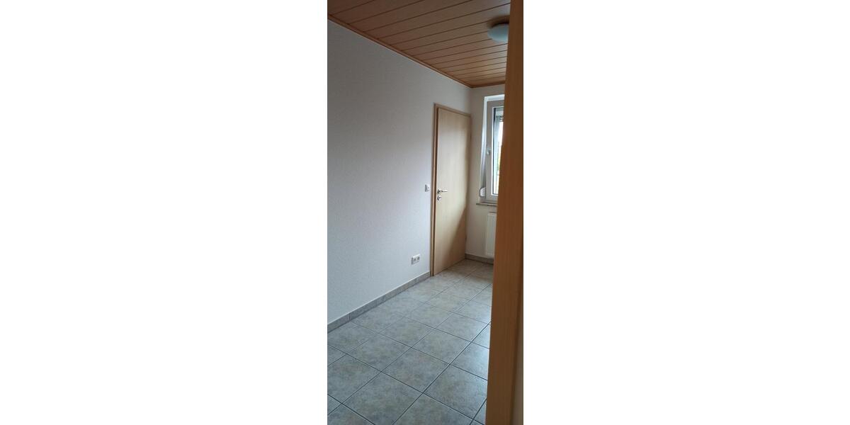 Etagenwohnung Werneck - 4 Zimmer, 126 m&sup2;, 1.000&euro; | Angebot:25792142