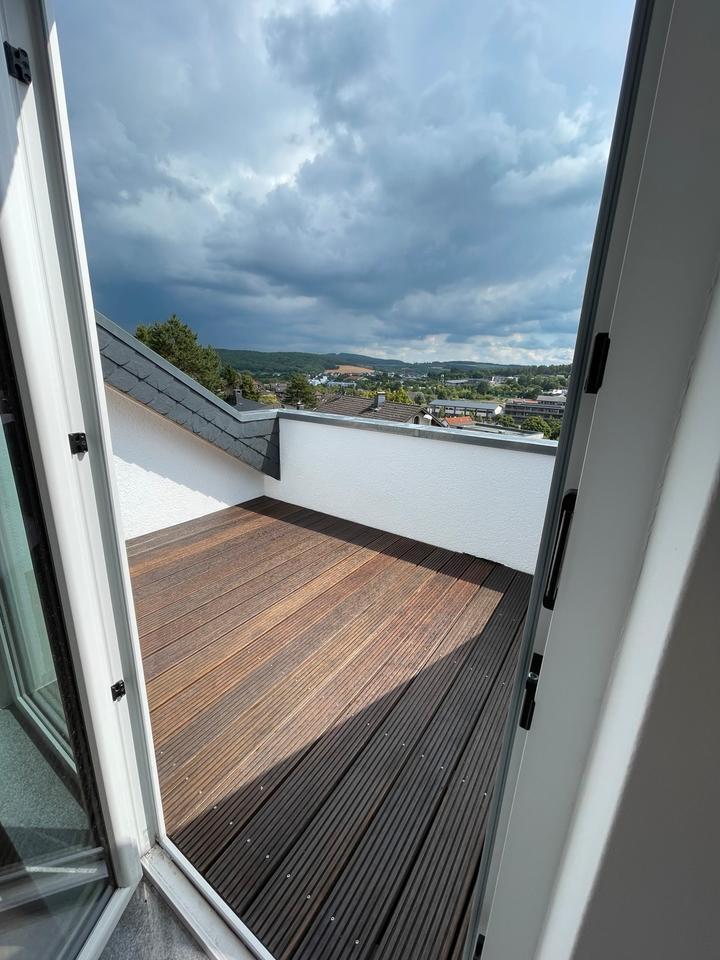 Biete: Moderne 2-Zimmer Single Dachgeschoßwohnung in Mechernich