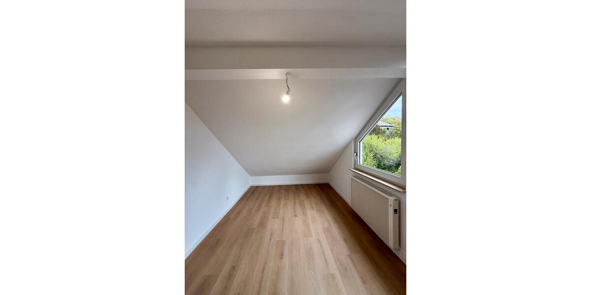 Dachgeschoßwohnung Reichenbach an der Fils - 2.5 Zimmer, 40 m&sup2;, 640&euro; | Angebot:26263038