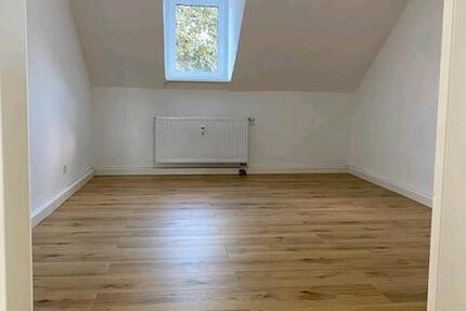 Wunderschöne,neu renovierte 3Zi,Kü(ohne EBK),Bad zimmer