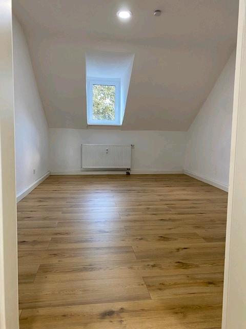 Wunderschöne,neu renovierte 3Zi,Kü(ohne EBK),Bad zimmer