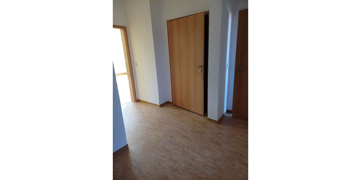 Etagenwohnung Eisenberg - 2 Zimmer, 61 m&sup2;, 400&euro; | Angebot:25877584