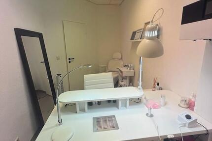 Untermieter-in für Maniküre Nagelmodellage Fußpflege zimmer