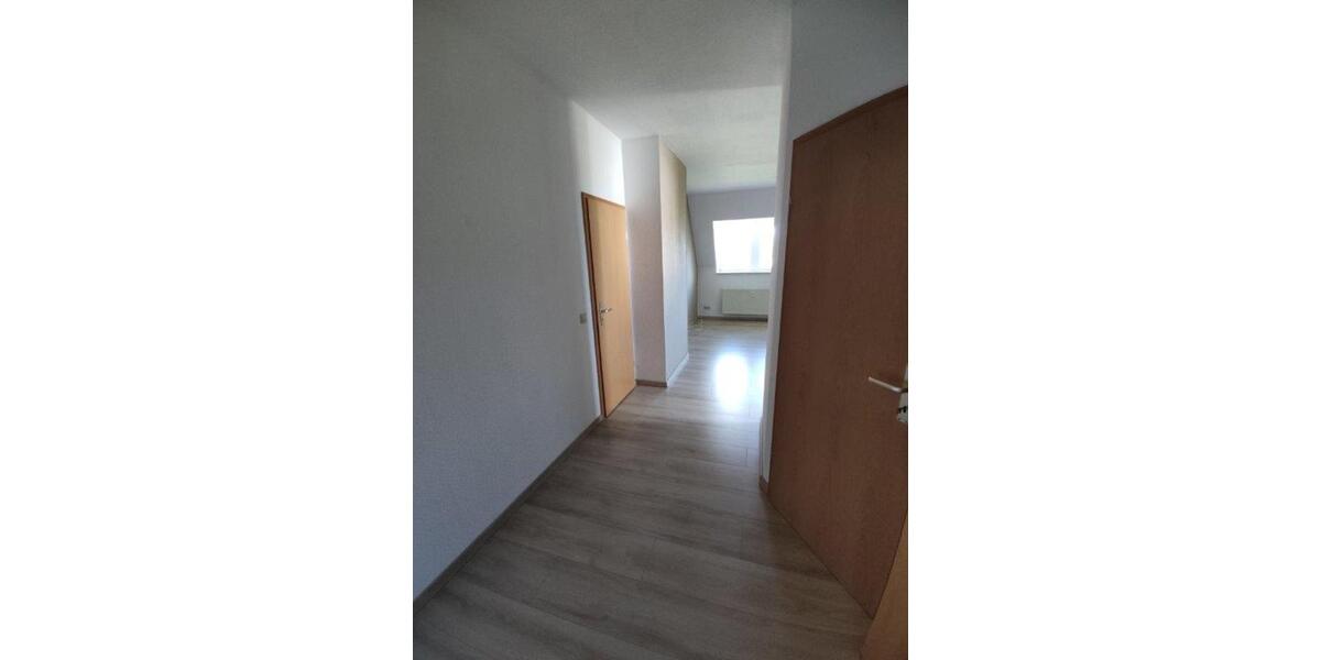 Dachgeschoßwohnung Grünhainichen - 3 Zimmer, 55 m&sup2;, 240&euro; | Angebot:12497011