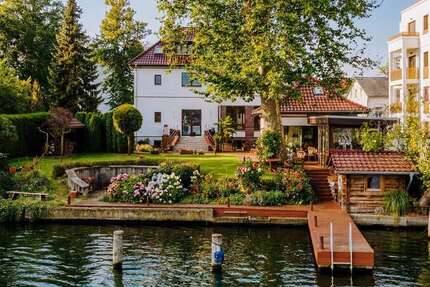Haus Grünau Grünau - 7 Zimmer, 264 m&sup2;, 7.000&euro; | Angebot:26934022