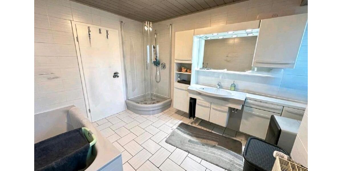 Hochparterre Melsungen - 5 Zimmer, 131 m&sup2;, 1.375&euro; | Angebot:26652217