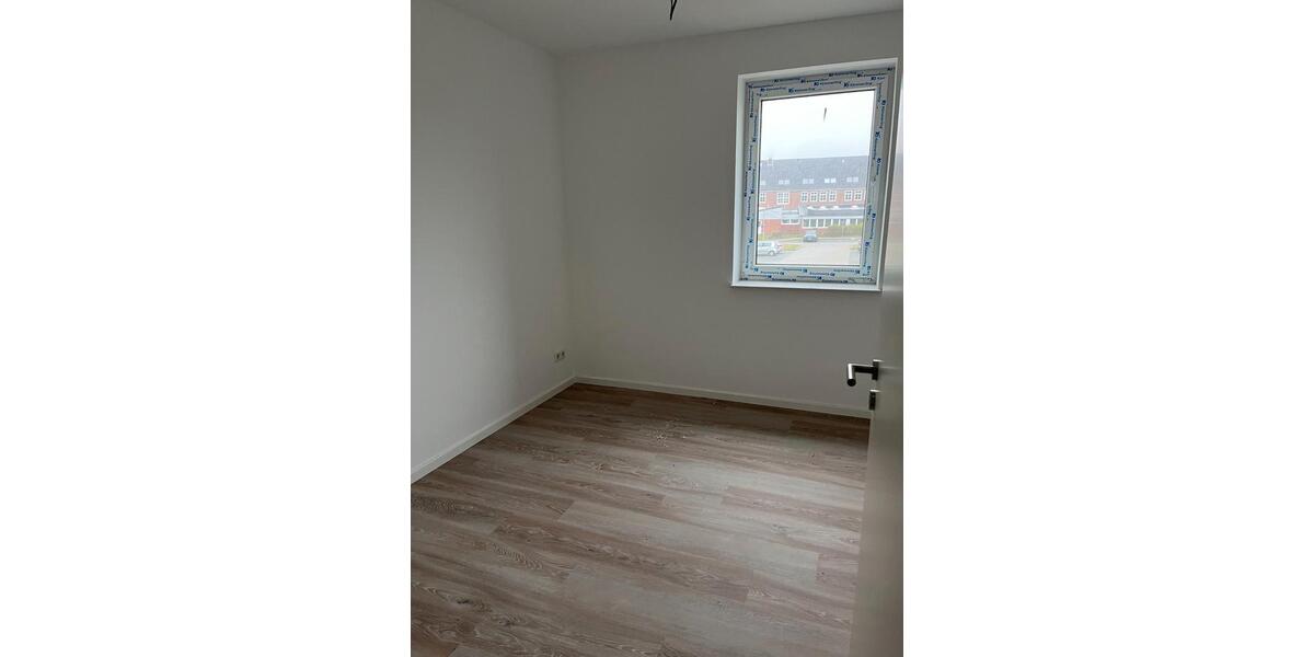 Dachgeschoßwohnung Hohn - 2 Zimmer, 67 m&sup2;, 717&euro; | Angebot:26414292