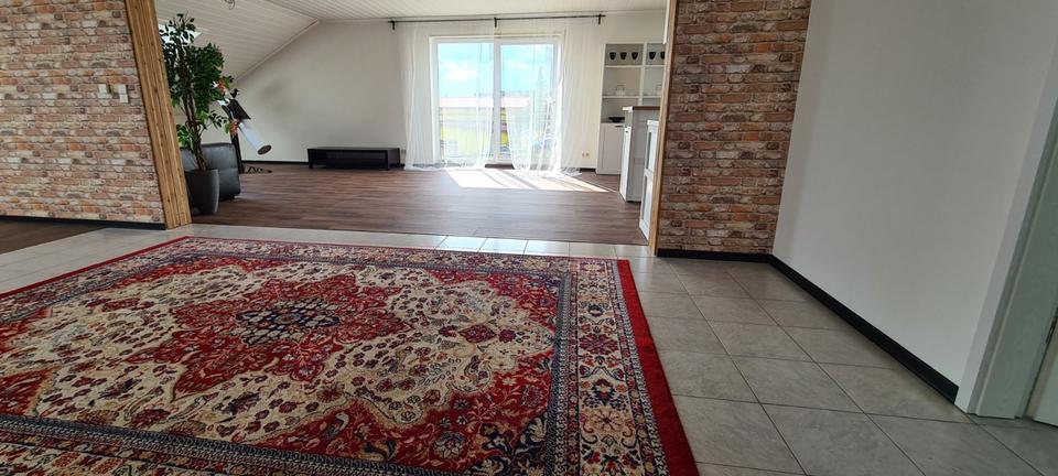 Dachgeschoßwohnung Grünsfeld - 2.5 Zimmer, 106 m&sup2;, 900&euro; | Angebot:25809966